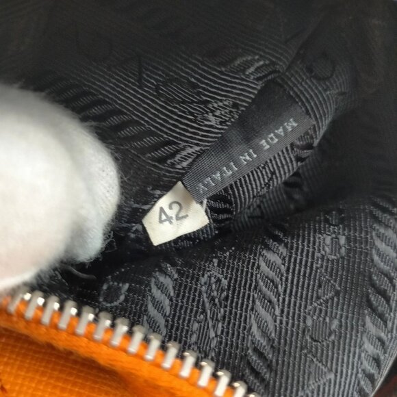 704214BV (L2) Prada Clutch Bag Orange Leather - Picture 7 of 9